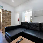 Hostal The Macarena