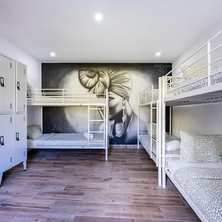 Hostal The Macarena *
